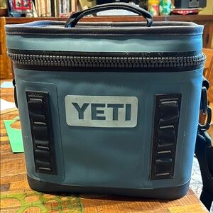 yeti hopper flip 8.
